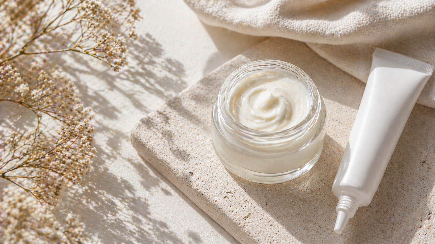 Szemkörnyékápolás textúra és luxus skincare